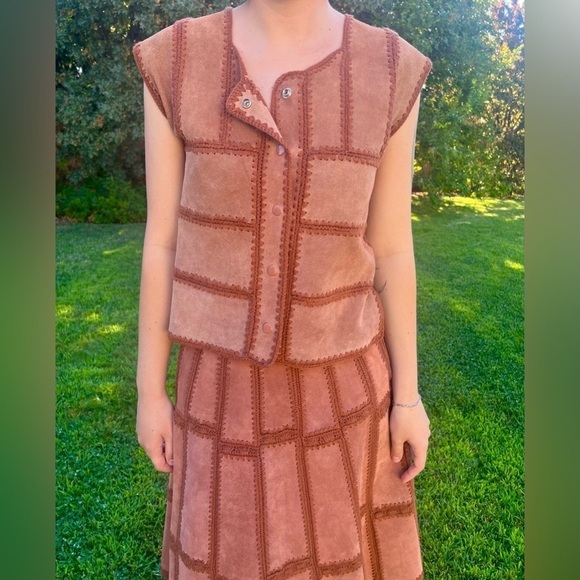 RUFFIAN’S - Women’s vintage 1960s Ruffians brown suede leather - Picture 5 of 13